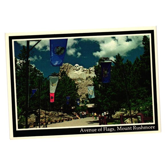 Avenue Flags Mount Rushmore South Dakota Postcard Vintage Plastichrome Unused - Picture 1 of 2